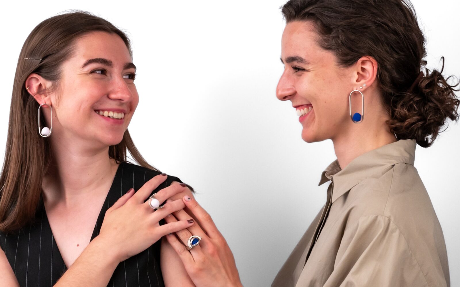 Autorský umělecký objekt vyrobený z materiálu Glassticine z recyklovaného skla